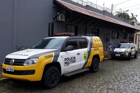 Homem com mandado de prisão por furto em Santa Catarina é capturado pela Polícia Militar em Antonina no Litoral do Paraná